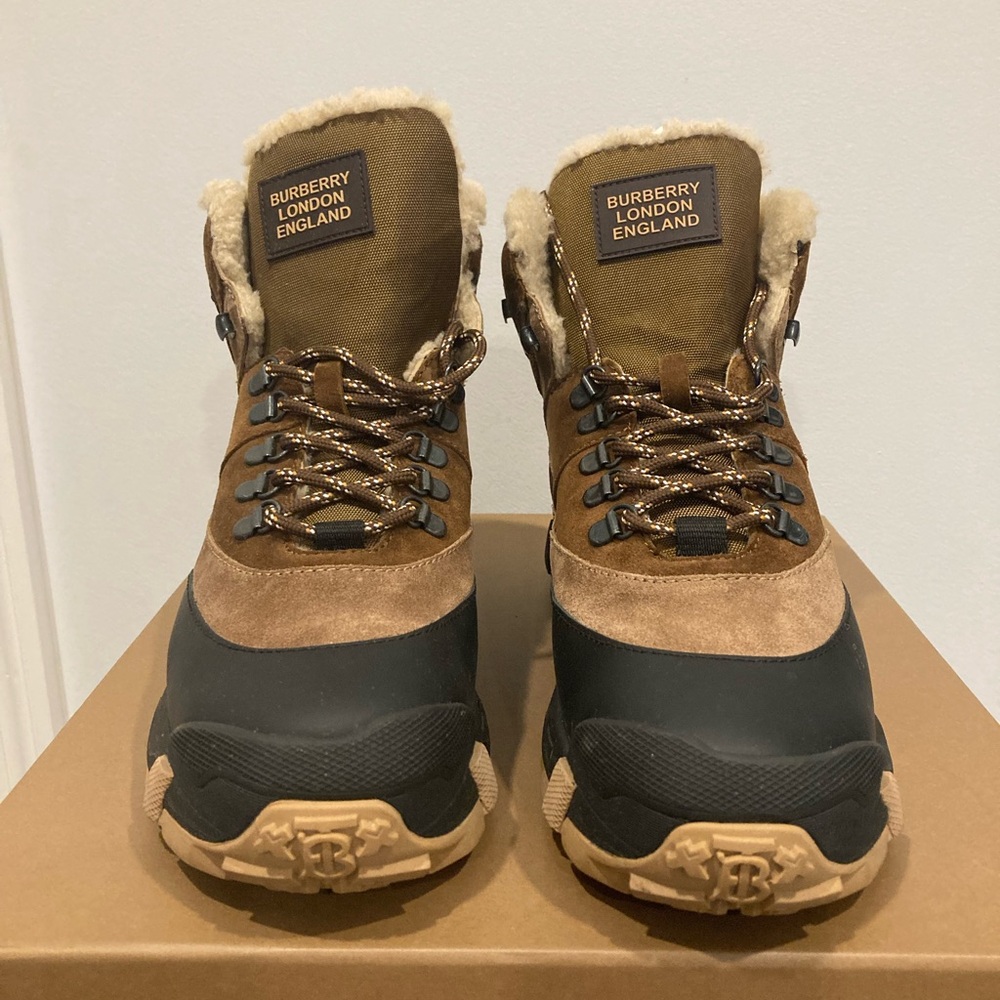 Burberry Shearling Lined Hiking Boots Brown Suede Check Panel Luxury w/ Box